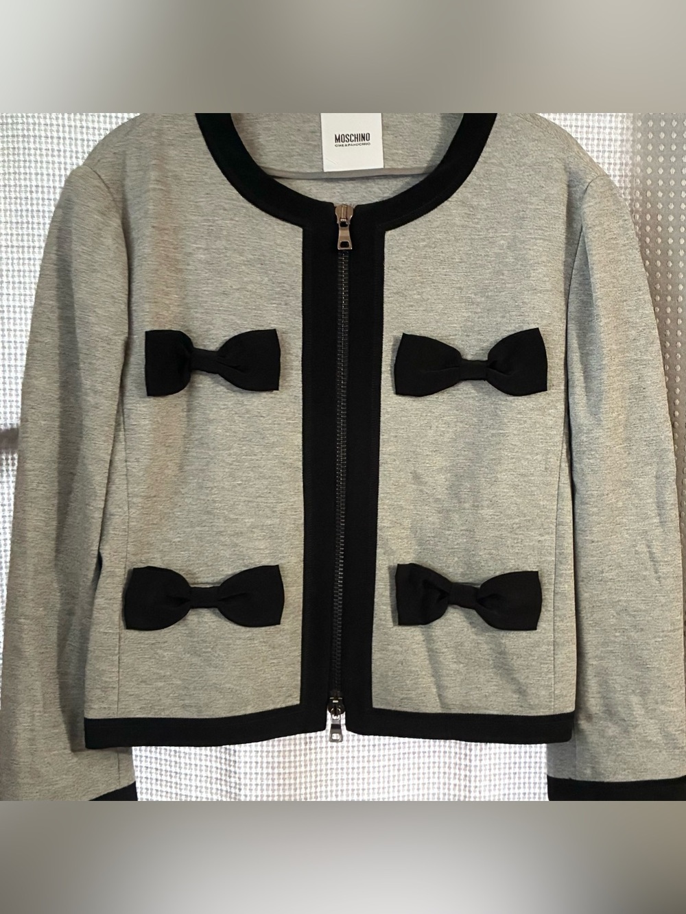 Moschino Black Bow Blazer Sz L Jacket S
Pockets Full Zip Cuffs Cheap and Chic